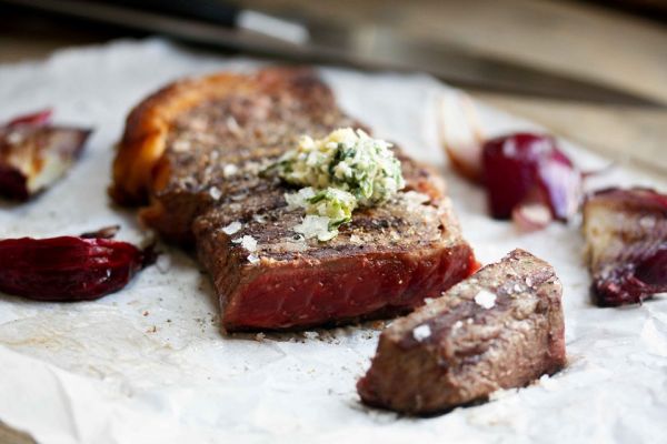 Dubbeldoel runderentrecôte met kruidenboter