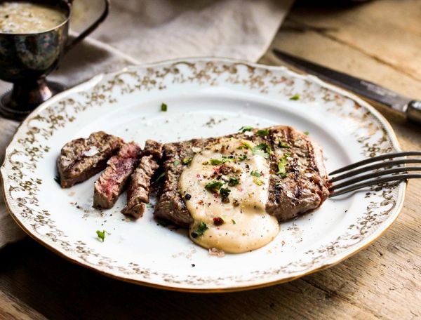 Dubbeldoel runderlonghaas met pepersaus