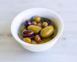 Olijvenmix verse tijm-citroen 1 Olijvenmix verse tijm-citroen